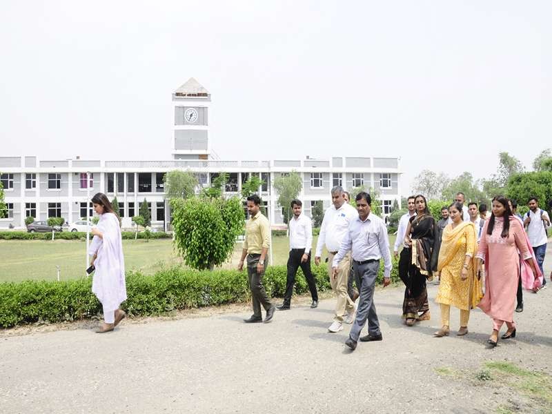NIILM campus gallery